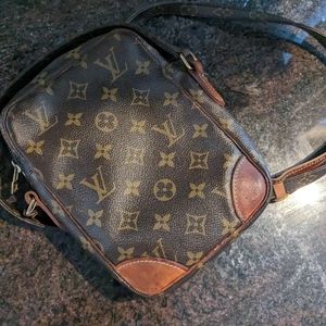 Auth Louis Vuitton Monogram Danube Cross Body Bag.